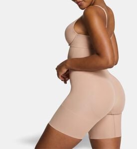 Spanx Short, Model View