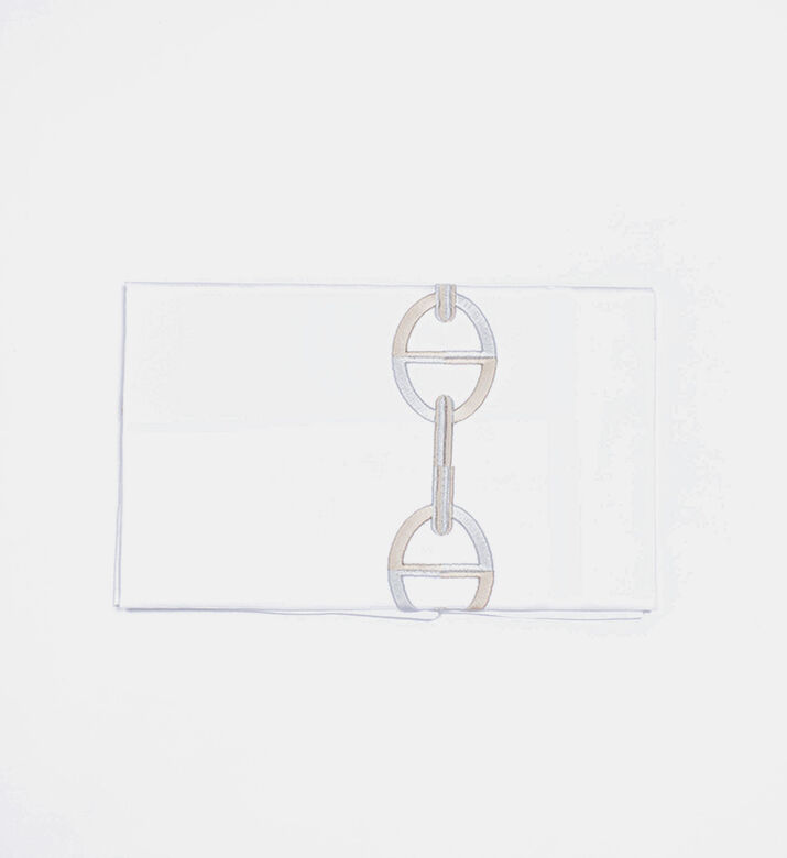 مفرش مائدة مطرز بسلاسل