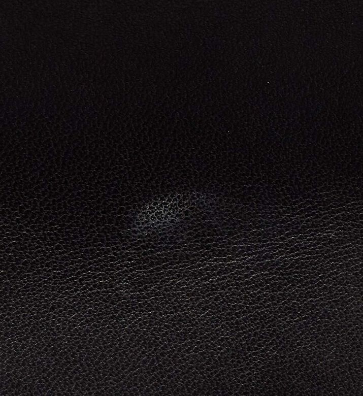 حقيبة شانيل بوي متوسطة الحجم بجلد مبطّن بغطاء قلاب مملوكة مسبقًا