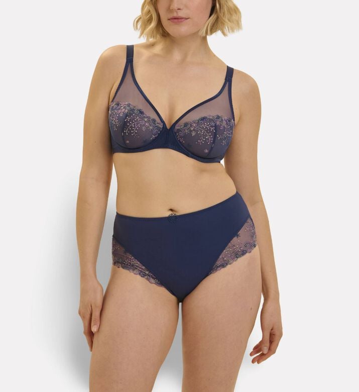 Simone Perele Bra Plunging, Model View