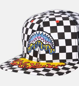 قبعة بنقشة مربعات بتصميم طلاء متساقط وفم سمكة القرش