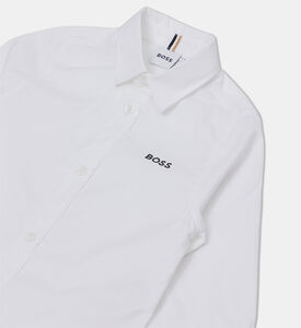 قميص طويل الأكمام بأزرار أمامية كاملة وتطريز شعار