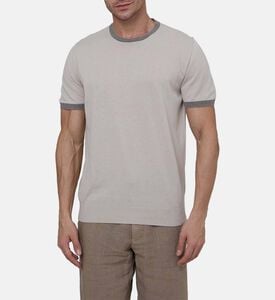 تيشيرت محبوك بلون بيج فاتح برقبة مستديرة