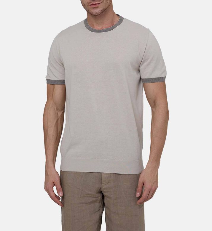 تيشيرت محبوك بلون بيج فاتح برقبة مستديرة