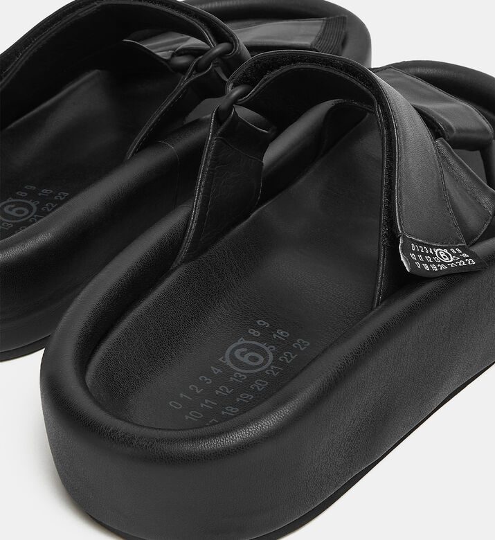 صندل بنعل سميك بمقدمة مدببة