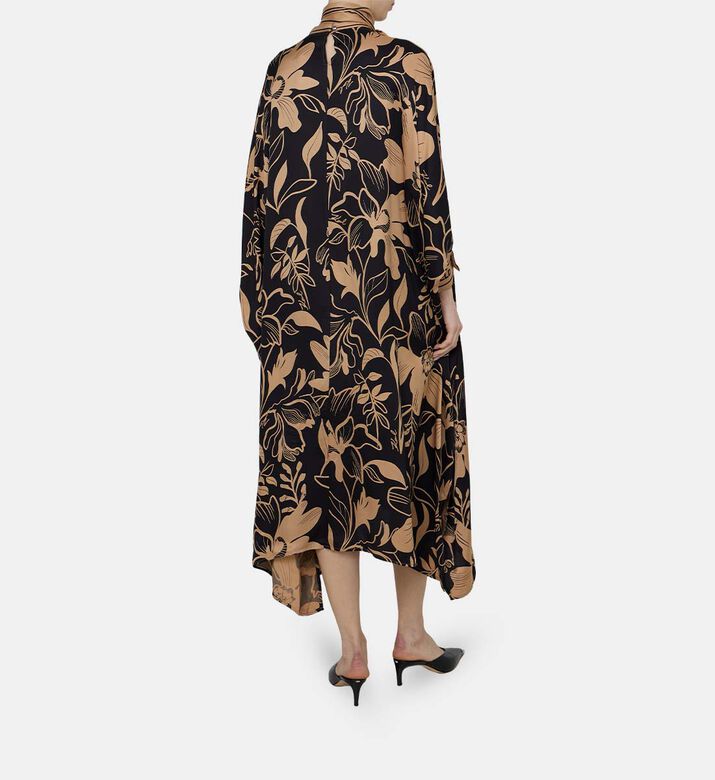 فستان طويل بحافة غير متماثلة