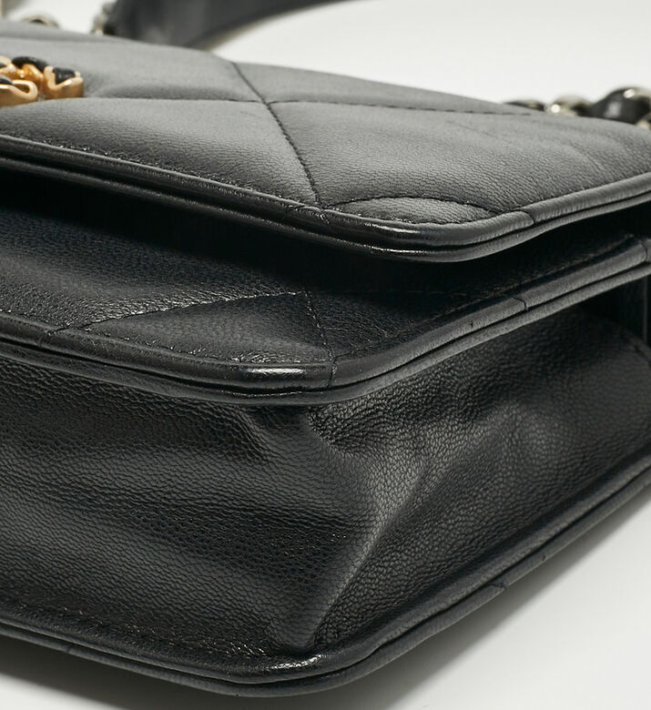 Chanel Preowned Coco Chanel Quilted Leather Flap Wallet, Packshot View