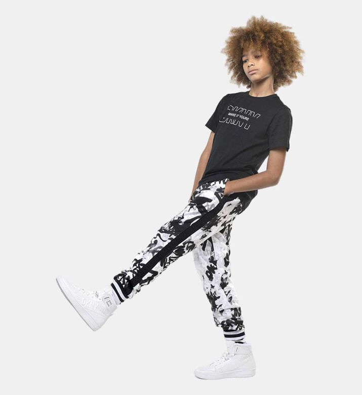 بنطال طباعة الكتابة على الجدران