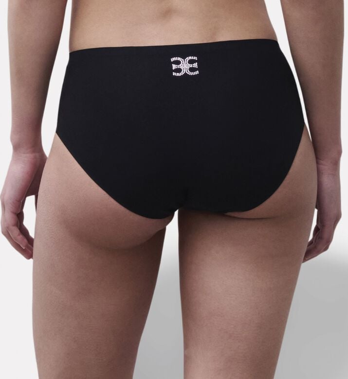 Chantelle Shorty, Model View