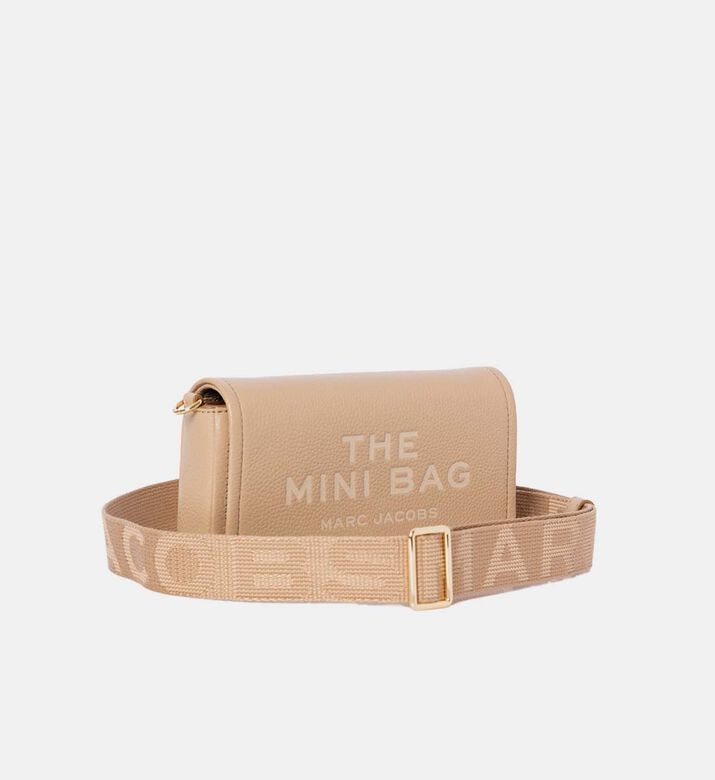 حقيبة صغيرة جلد محبب