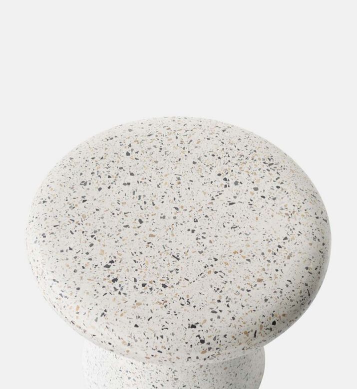 الكثير من البراز الخرساني المقوى