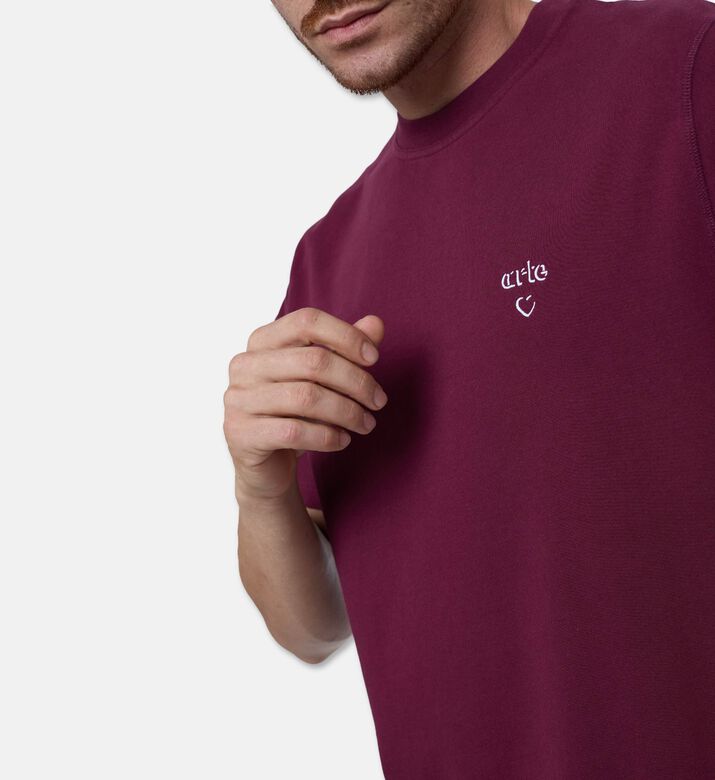 Arte Minimalist Embroidered Heart Logo T-shirt, Burgundy, Xl, Model View