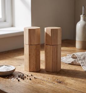 Salt and Pepper Octagon Grinder Set, Model View