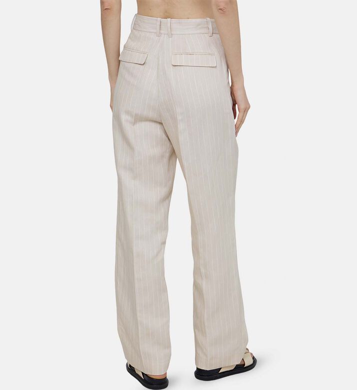 بنطال بينات بتصميم مناسب