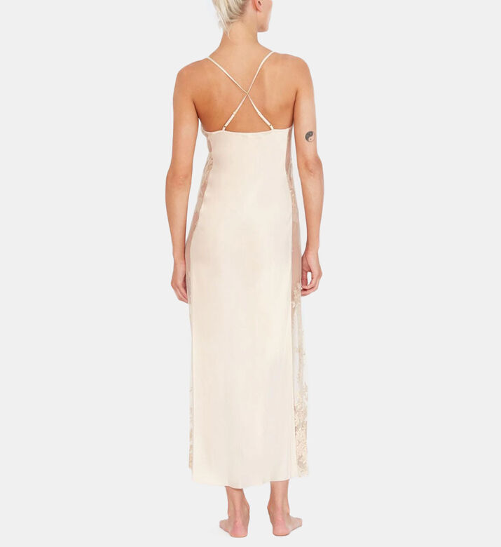 ثوب نوم دارلينج مزين بالدانتيل مع رداء