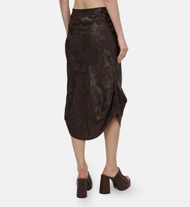 تنورة متوسطة الطول مطرزة بأزهار