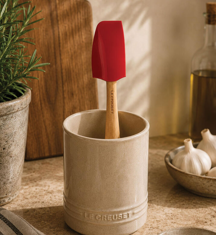 Le Creuset Craft Silicone Small Spatula, 28-cm, Red, Packshot View