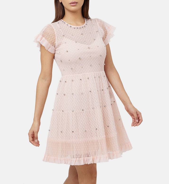 فستان قصير من التول وأحجار الراين