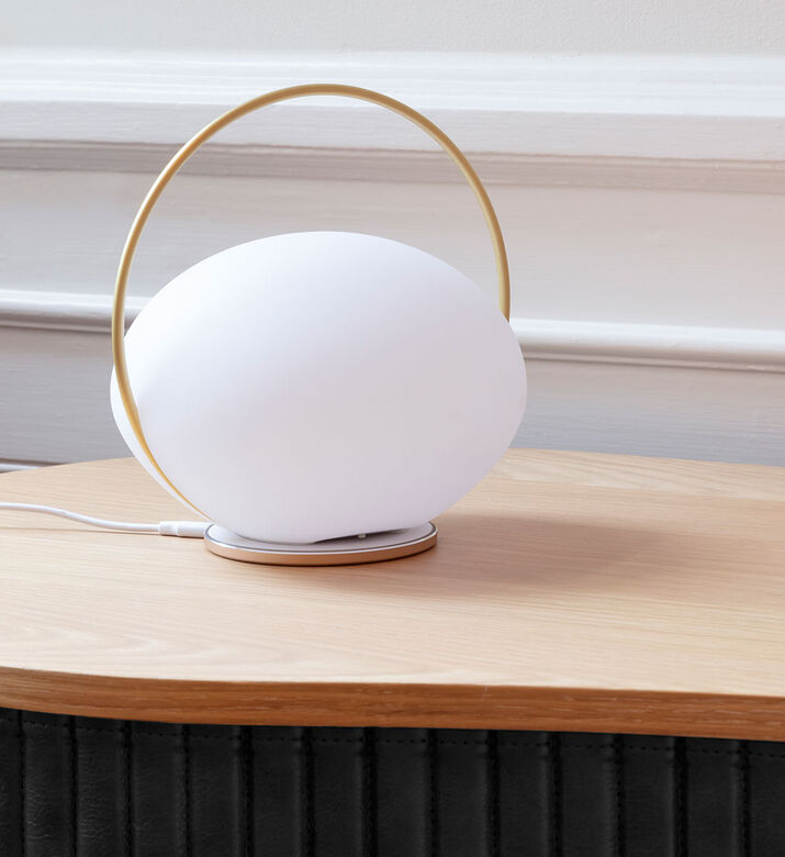 مصباح طاولة ألومنيوم لاسلكي من أوربت