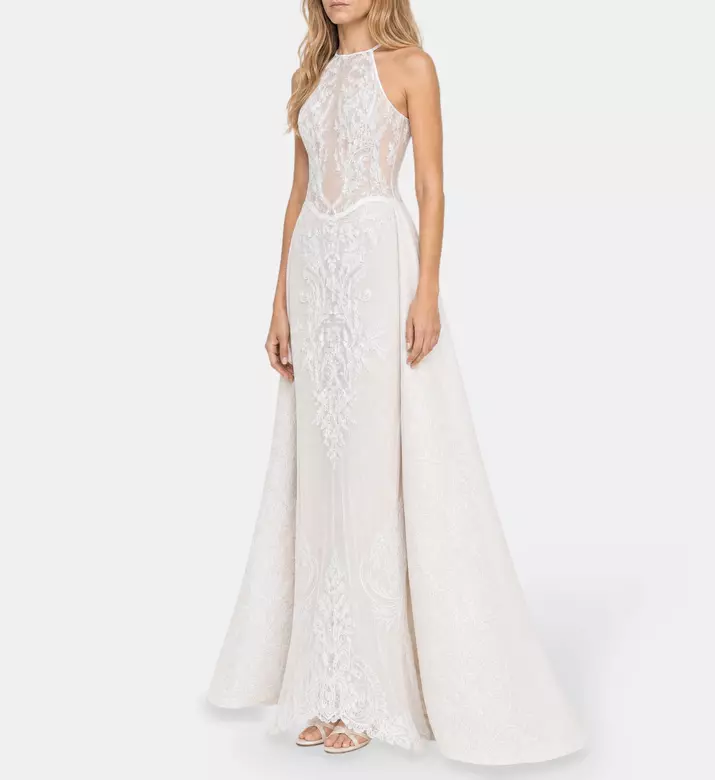 AAVVA Dress Hazar, Model View