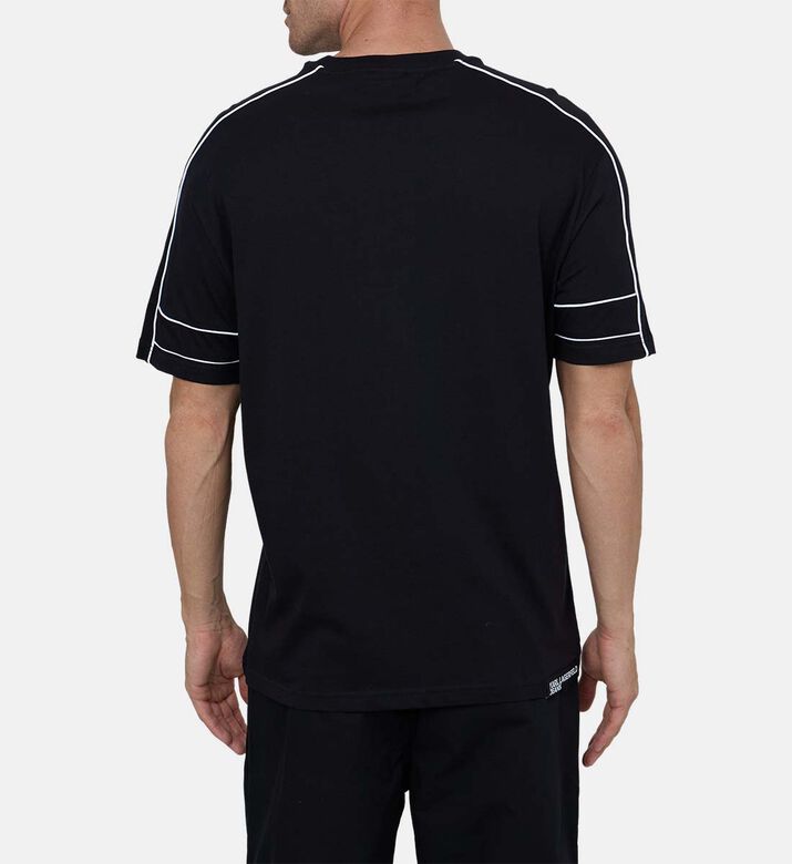 تيشيرت مزين بتفاصيل دقيقة