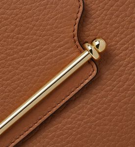 حقيبة هوبو جلدية متعددة الأشجار