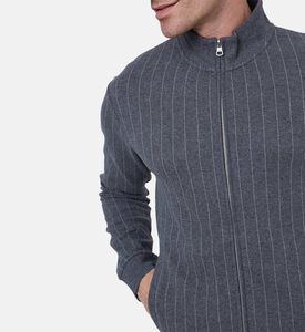 جاكيت بطبعة مخططة بياقة عالية