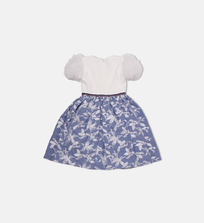 فستان بأكمام منفوشة مطرزة بأزهار