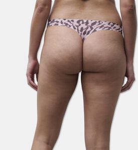 Chantelle Seamless Laser-cut Thong, Model View