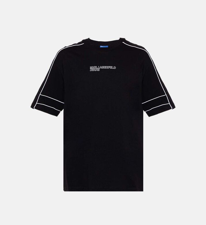 تيشيرت مزين بتفاصيل دقيقة