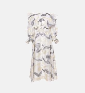 فستان طويل بياقة مكشكشة