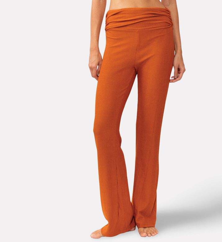 Rio De Sol Pant Ferrugo, Model View