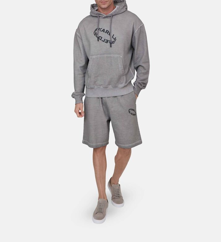 شورت بخصر مطاطي وقصة مريحة شورت بخصر مطاطي وقصة مريحة