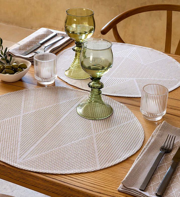 Jacquard Club Cotton Linen Napkin, Packshot View Jacquard Club Cotton Linen Napkin, Packshot View