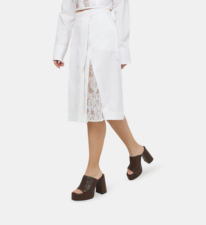 تنورة ميدي بدانتيل في النصف