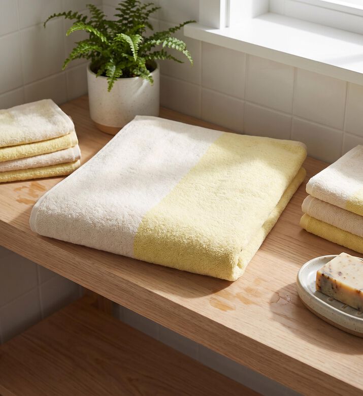 Suite702 Organic Terry Colorblock Bath Towel, Blue, Model View
