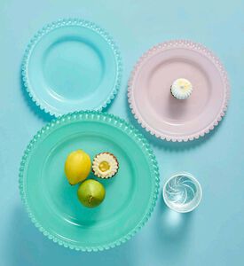 طبق كعكة إم إي بحواف فقاعات