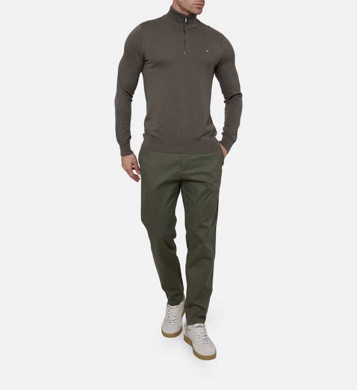 بنطال يضيق نحو الاسفل ساتين مطّاطي