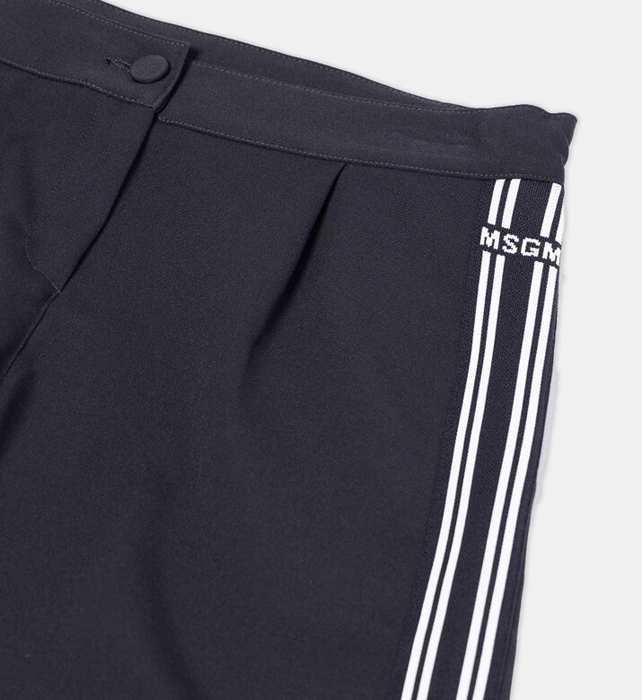 بنطال غير رسمي واسع الساقين