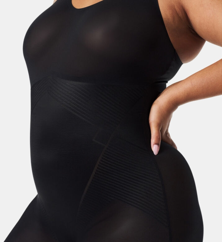 لباس داخليي غير مرئية محدد للجسم بطول لمنتصف الفخذ