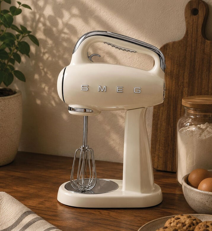 Smeg 50s-style Iconic Hand Mixer, Cream, Packshot View