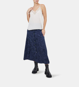 كريستي كاراكو مع خطوط العنق مغرفة