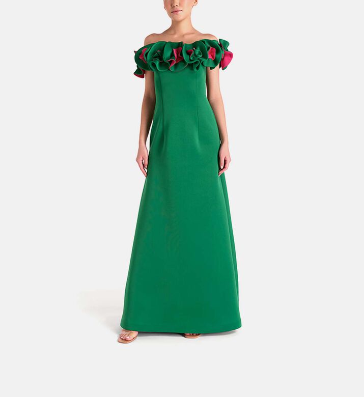 فستان ماكسي بأكتاف مكشوفة مزين بأزهار