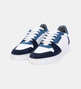 حذاء رياضي متماثل بأربطة