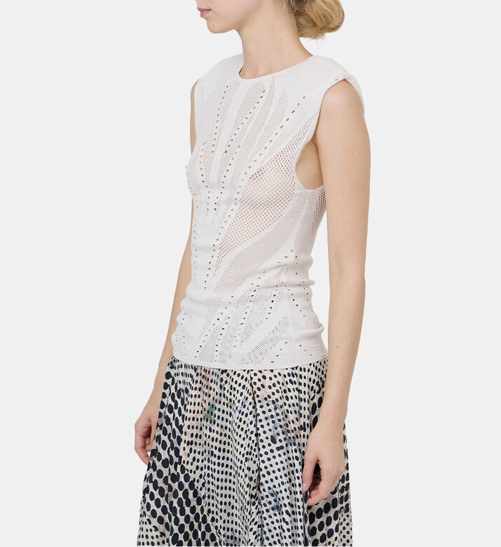 بلوزة بأكمام قصيرة مطرزة