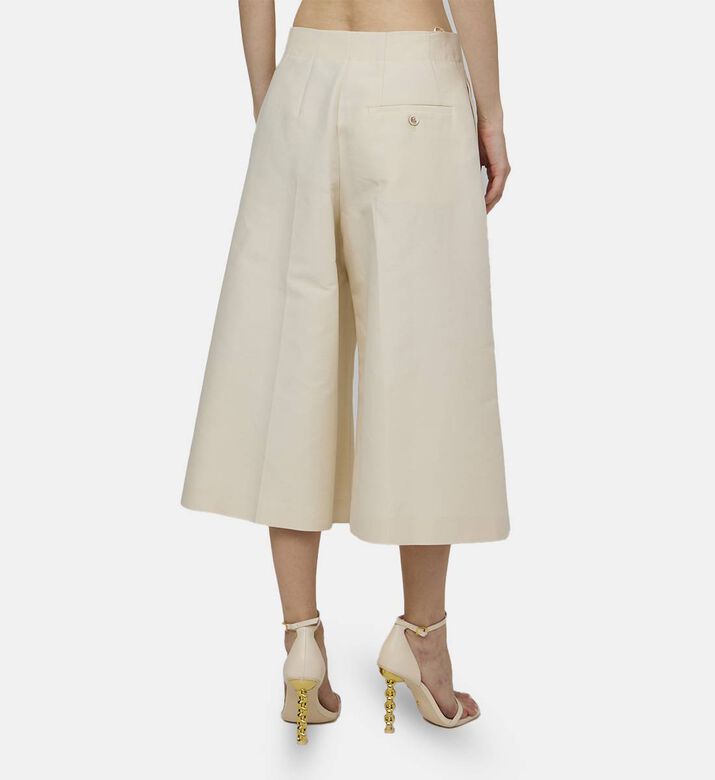 بنطال واسع عالي الخصر