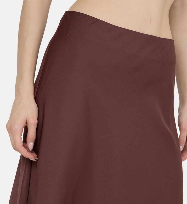 تنورة سيلا ميدي واسعة