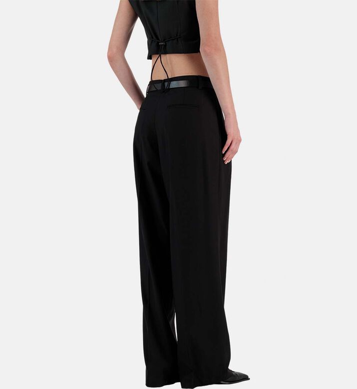 بنطال سوزي بتصميم مناسب