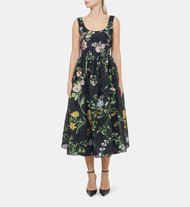 فستان مطرز بدون أكمام