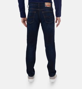 بنطال جينز بقصة عادية وزر إغلاق